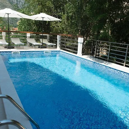 Square Point Apartments 科托尔 外观 照片