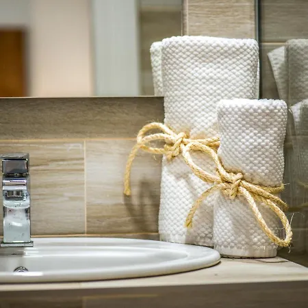 Square Point Apartments 科托尔 外观 照片