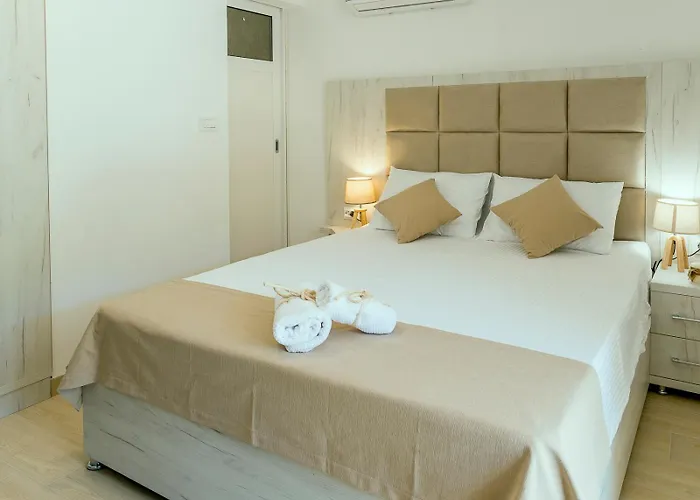 Square Point Apartments
